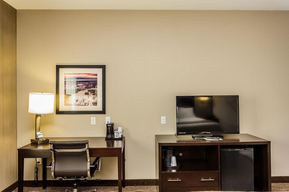 Holiday Inn Express & Suites Cheektowaga North East By Ihg Exteriér fotografie